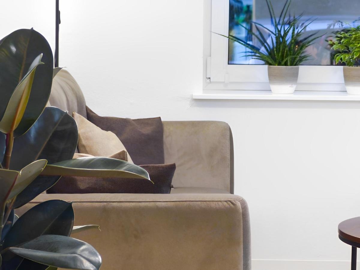Modernes Mit Queensize-bett, Netflix, Kueche, Erdgeschoss, Naehe Ameos Klinik *