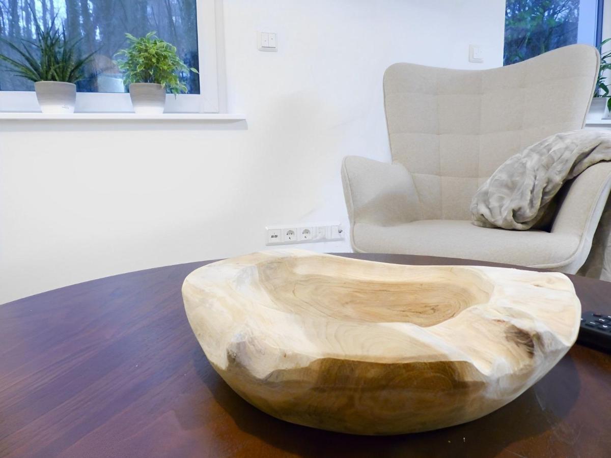 Modernes Mit Queensize-bett, Netflix, Kueche, Erdgeschoss, Naehe Ameos Klinik Apartment *