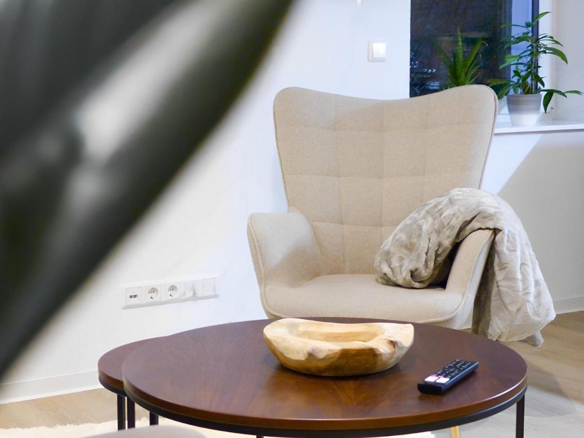 Modernes Mit Queensize-bett, Netflix, Kueche, Erdgeschoss, Naehe Ameos Klinik