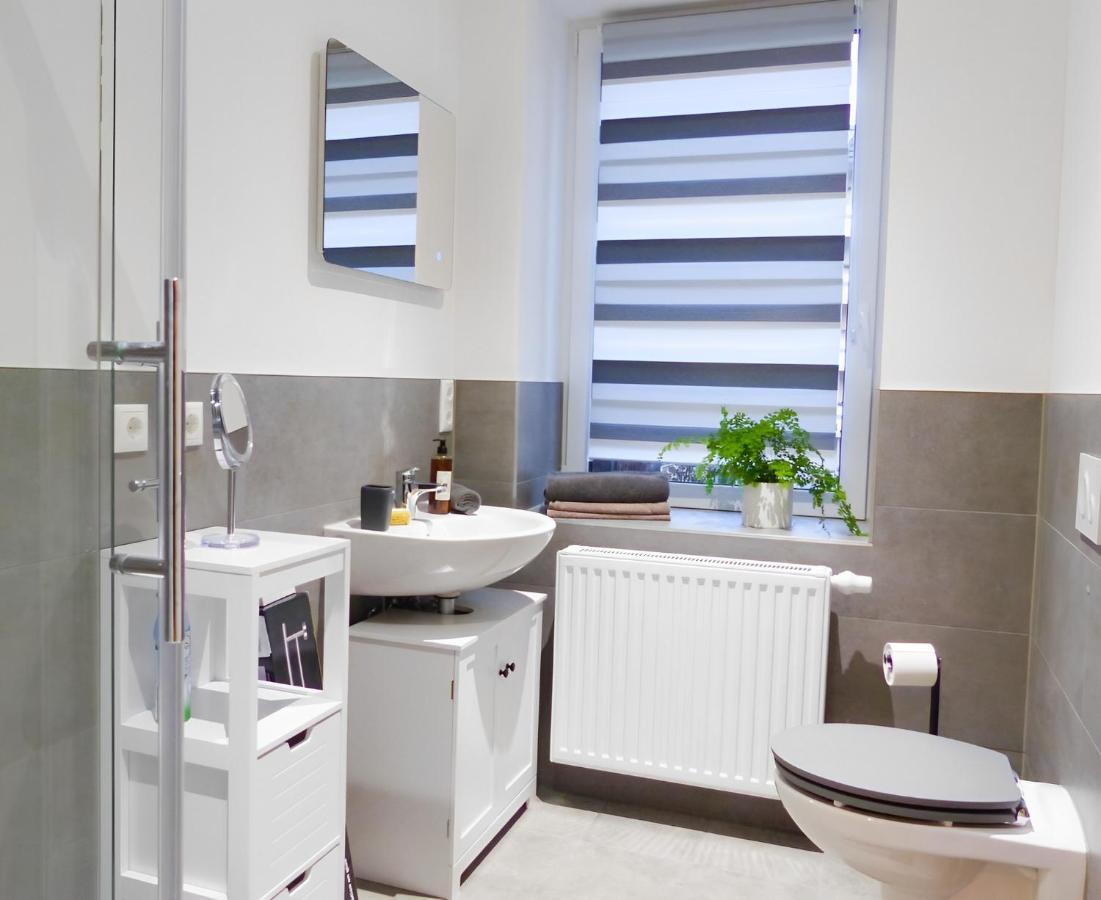 Apartment Modernes Mit Queensize-bett, Netflix, Kueche, Erdgeschoss, Naehe Ameos Klinik *