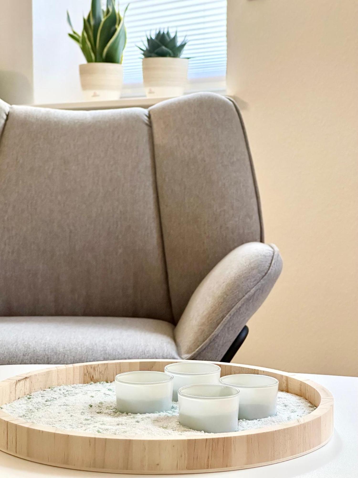 Modernes Mit Queensize-bett, Netflix, Kueche, Erdgeschoss, Naehe Ameos Klinik Apartment Aschersleben