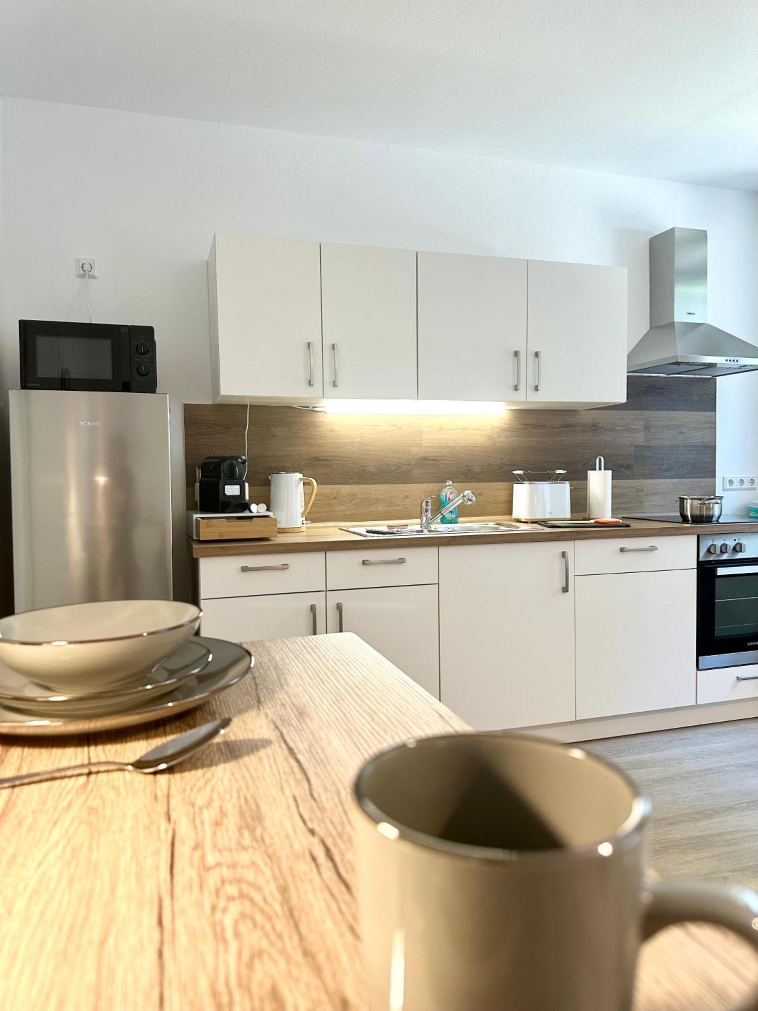 Apartment Modernes Mit Queensize-bett, Netflix, Kueche, Erdgeschoss, Naehe Ameos Klinik