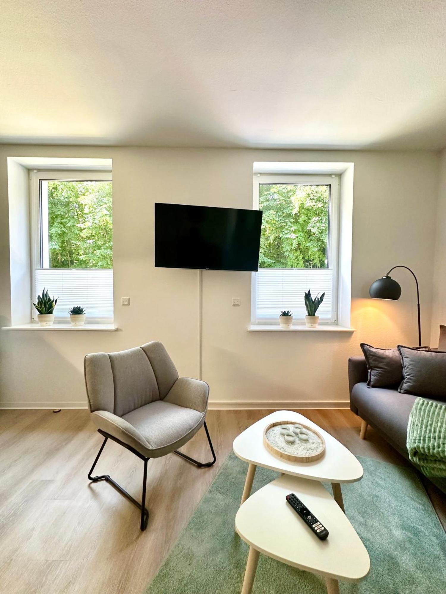 Modernes Mit Queensize-bett, Netflix, Kueche, Erdgeschoss, Naehe Ameos Klinik Apartment