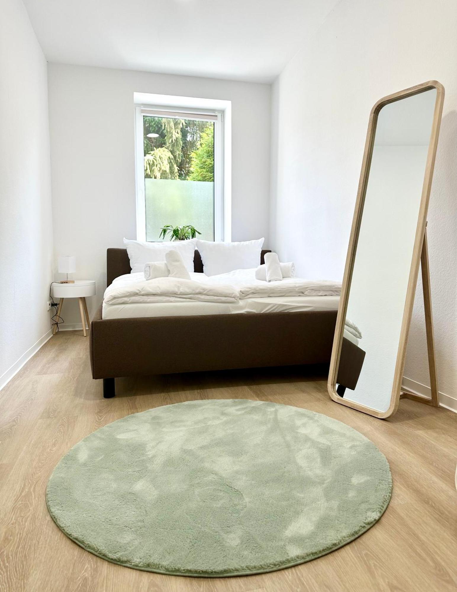 Apartment Modernes Mit Queensize-bett, Netflix, Kueche, Erdgeschoss, Naehe Ameos Klinik Aschersleben