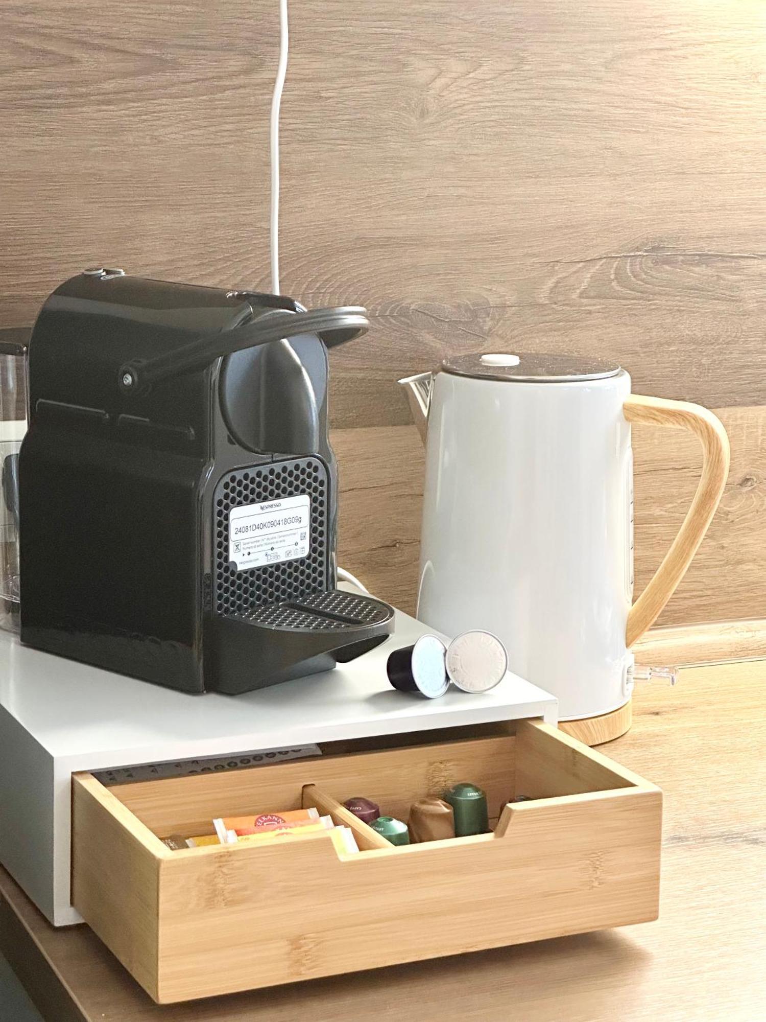 Apartment Modernes Mit Queensize-bett, Netflix, Kueche, Erdgeschoss, Naehe Ameos Klinik Aschersleben